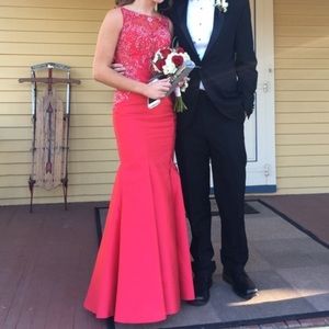 Madison James Red Prom Dress ❣️